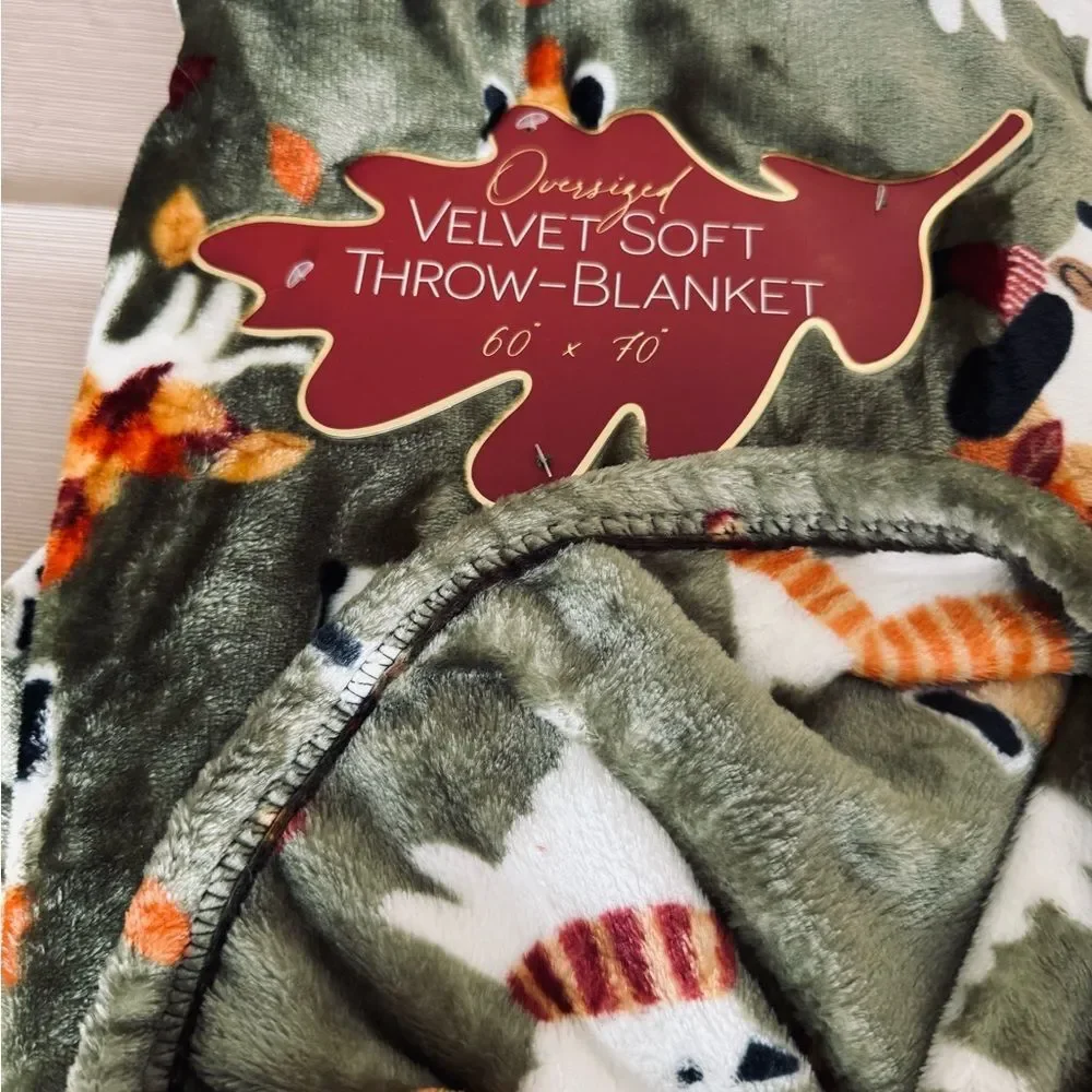 Forest Green Fall Autumn Dogs Leaves Print Plush Throw Blanket